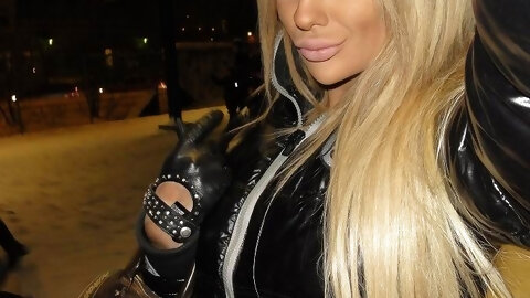 Skinny Penelope Stone a large, firm, round ass