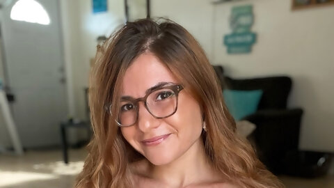 Tan lines and glasses 🤓💕💕