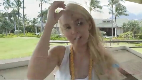 Aaliyah loves the Hawaiian bond