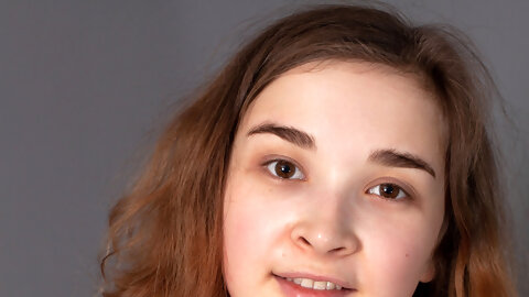 All-natural Russian teen Angelica Peachy displays her virgin pussy & round ass